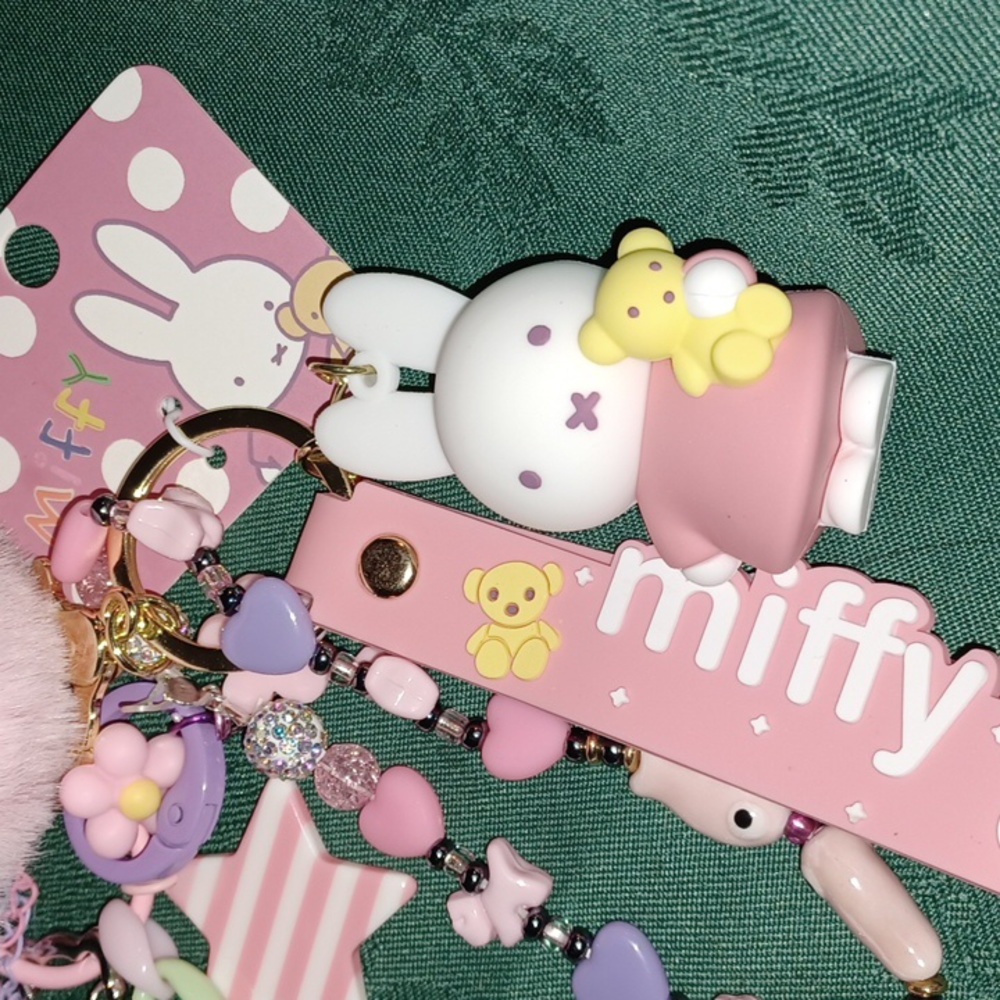 Miffy and friend Keychain Pink 💕